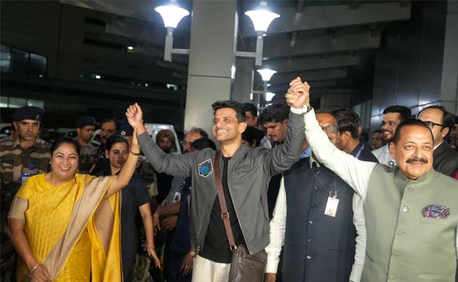 Ssace hero Subhanshu Shakla arrives in India..