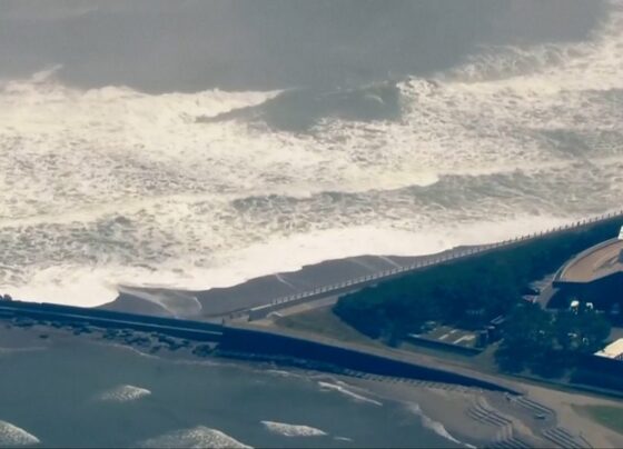 Huge earthquake in America.. Tsunami warnings..?