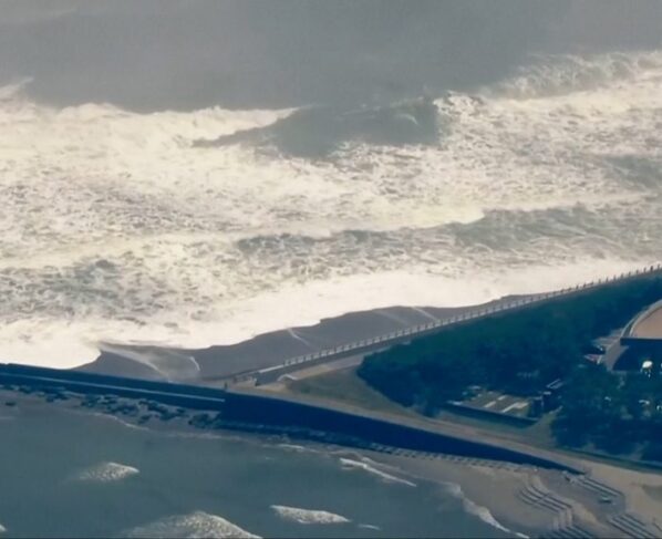 Huge earthquake in America.. Tsunami warnings..?