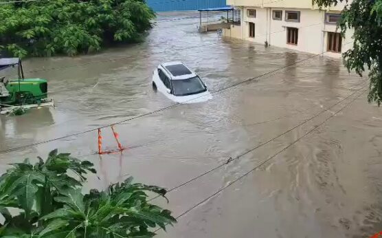 Heavy floods in Kamareddy, 6 missing