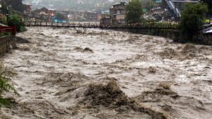 Himachal Pradesh in danger.. Flood disaster in Kullu-Manali