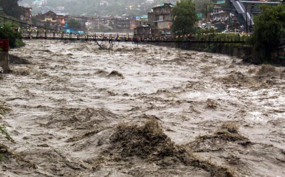 Himachal Pradesh in danger.. Flood disaster in Kullu-Manali