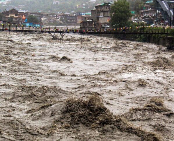 Himachal Pradesh in danger.. Flood disaster in Kullu-Manali