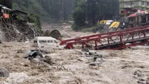 Natural disaster in Uttarakhand.. 2500 tourists stranded in Mussoorie
