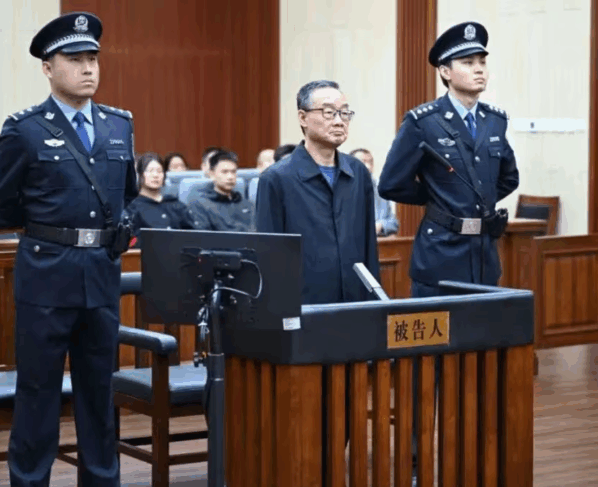 Former ministers sentenced to death for massive corruption in China