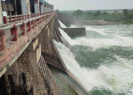Musi River becomes violent.. Seven gates lifted, water released