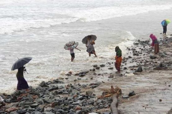 Gold on the Uppada coast.. Sea gold washed away by the storm..