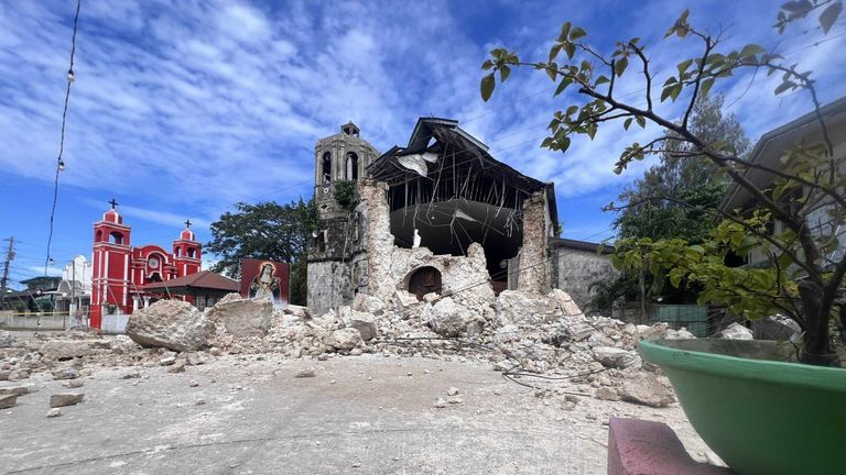 Massive earthquake hits Philippines, 70 dead