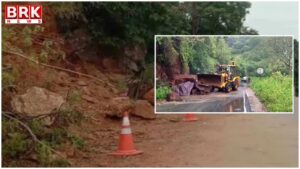 Landslides on Srisailam Ghat Road.. A major accident was averted..!