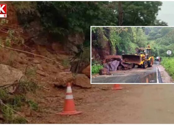 Landslides on Srisailam Ghat Road.. A major accident was averted..!